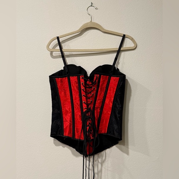 Red and Black Bustier - Picture 2 of 5